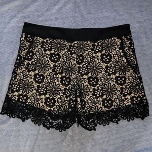 L | Monteau | Floral Lace Overlay Shorts